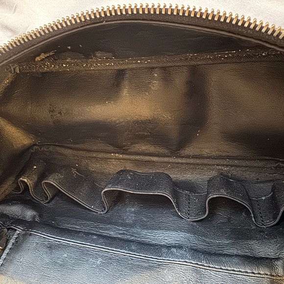 Louis Vuitton Toiletry Bag - Picture 9 of 11